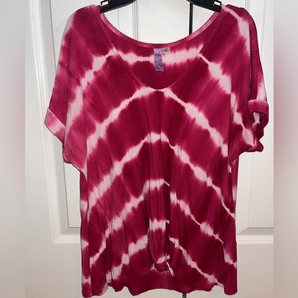 XS Boutique top- tie dye with knot detail